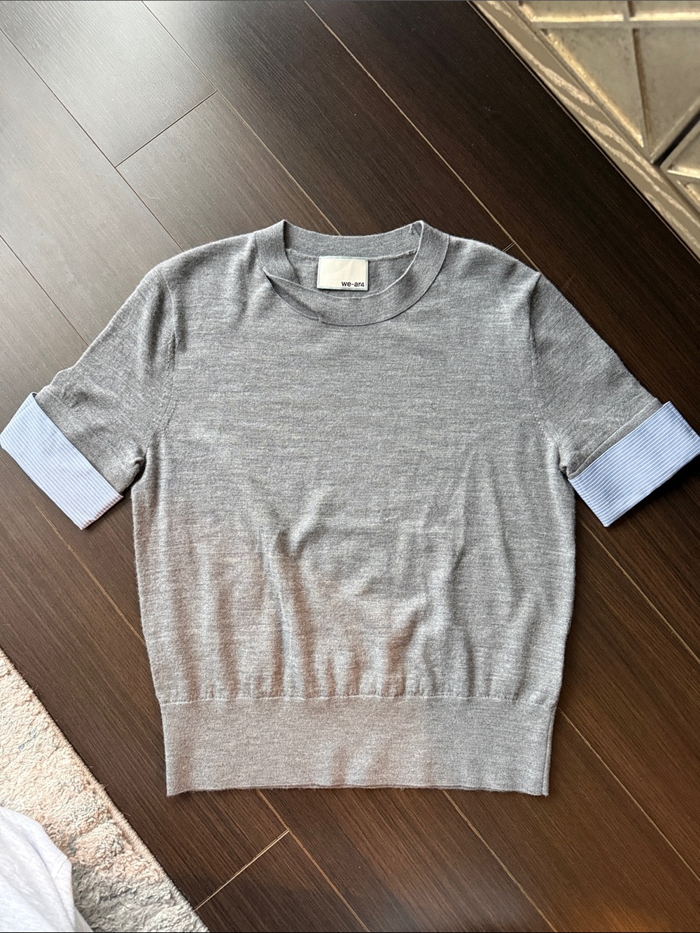 We-Ar4 The Uptown Knit, Gray Short-Sleeve Sweater with Blue Cuff Detail, Small